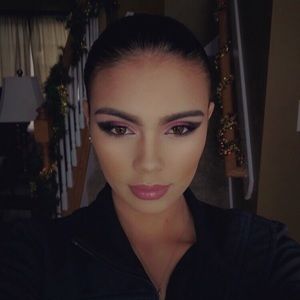 Meet your Posher, Elizabeth bleiz